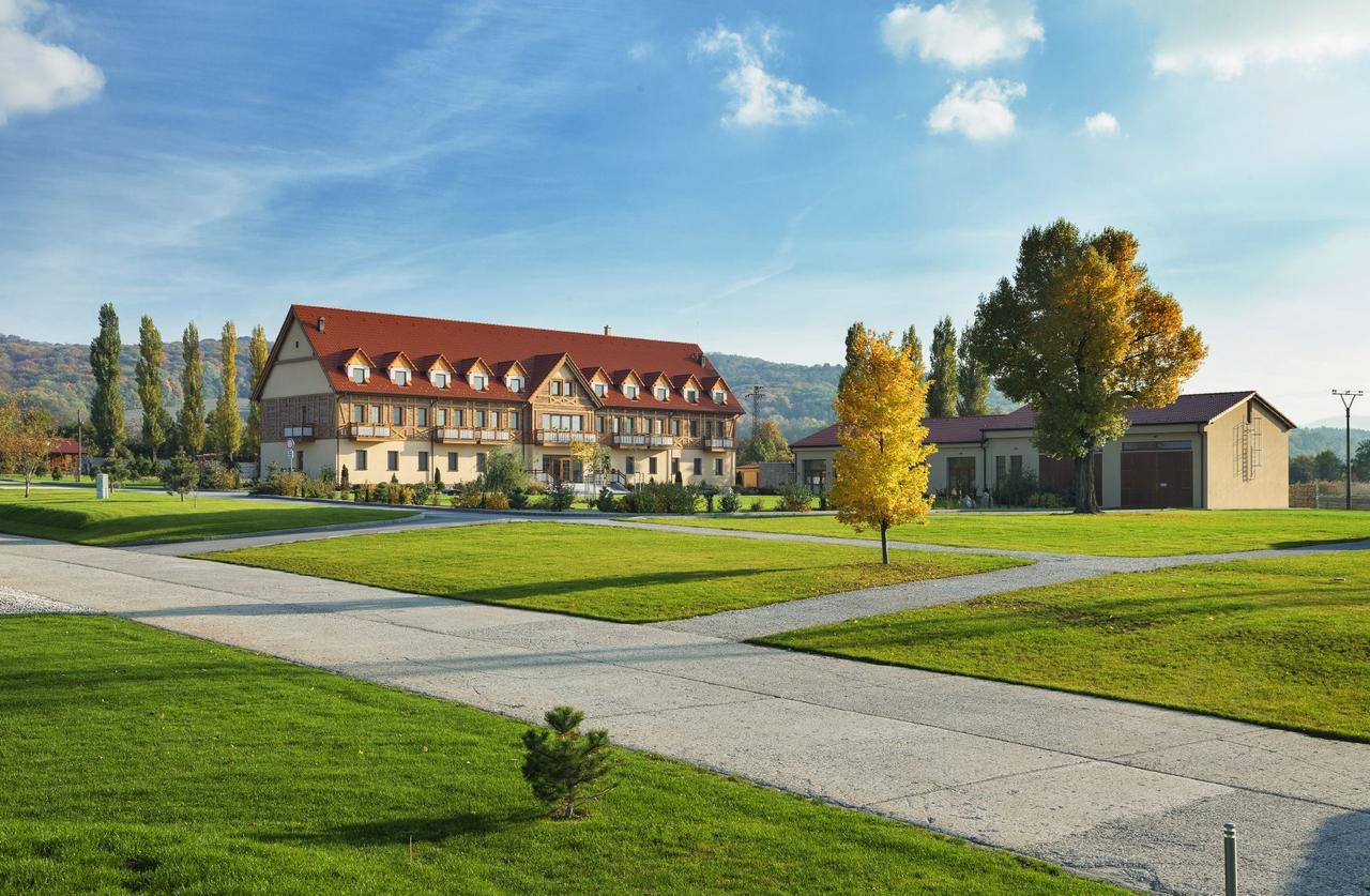 Malvazia Hotel Prievaly Exterior photo